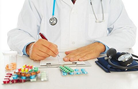 médico prescribe medicamentos para la prostatitis foto 1
