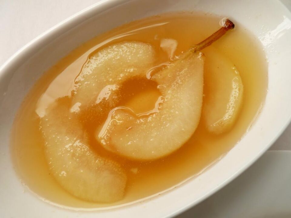 Es útil que los pacientes con prostatitis incluyan compota de pera en su dieta.
